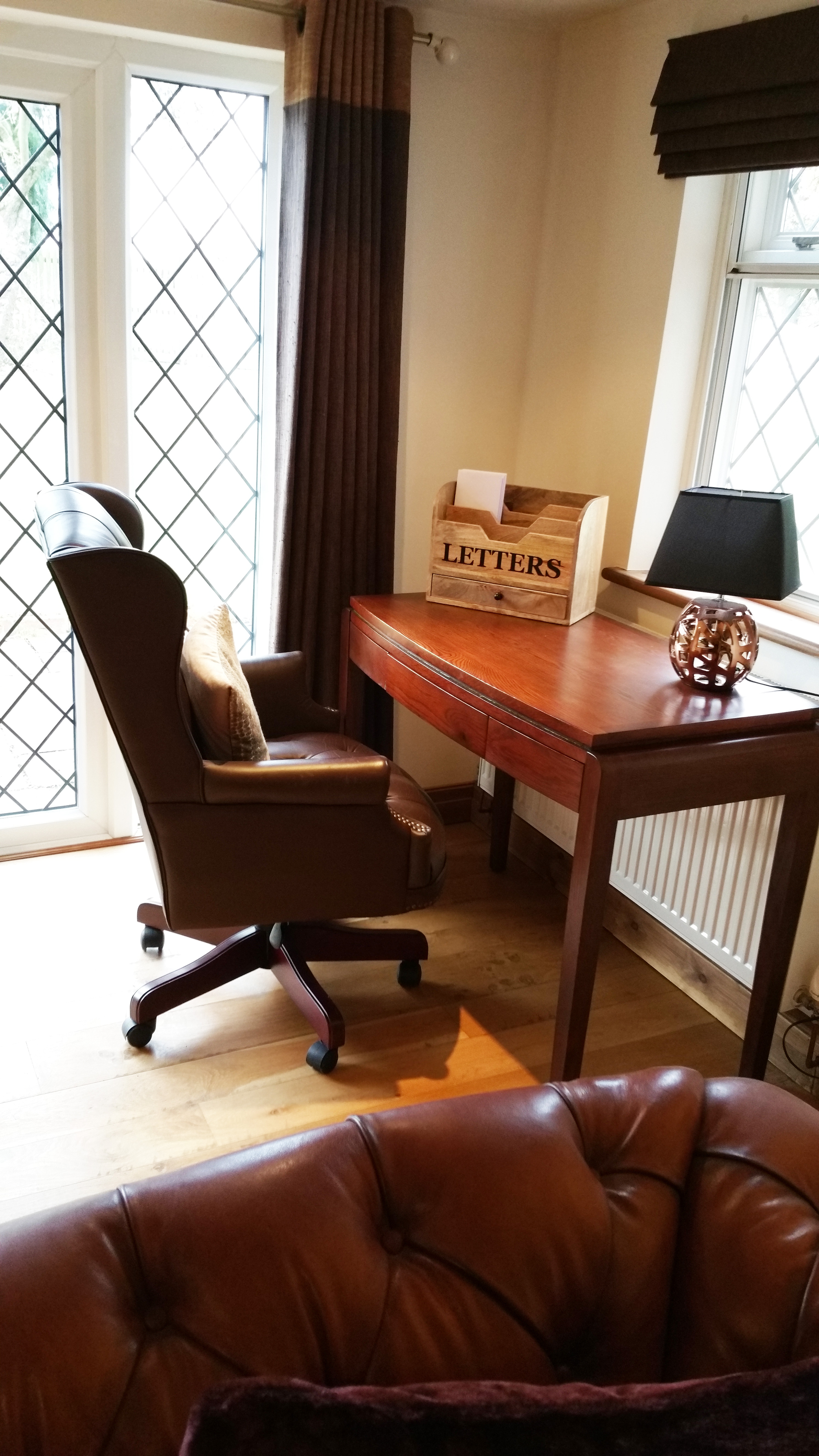 lounge desk